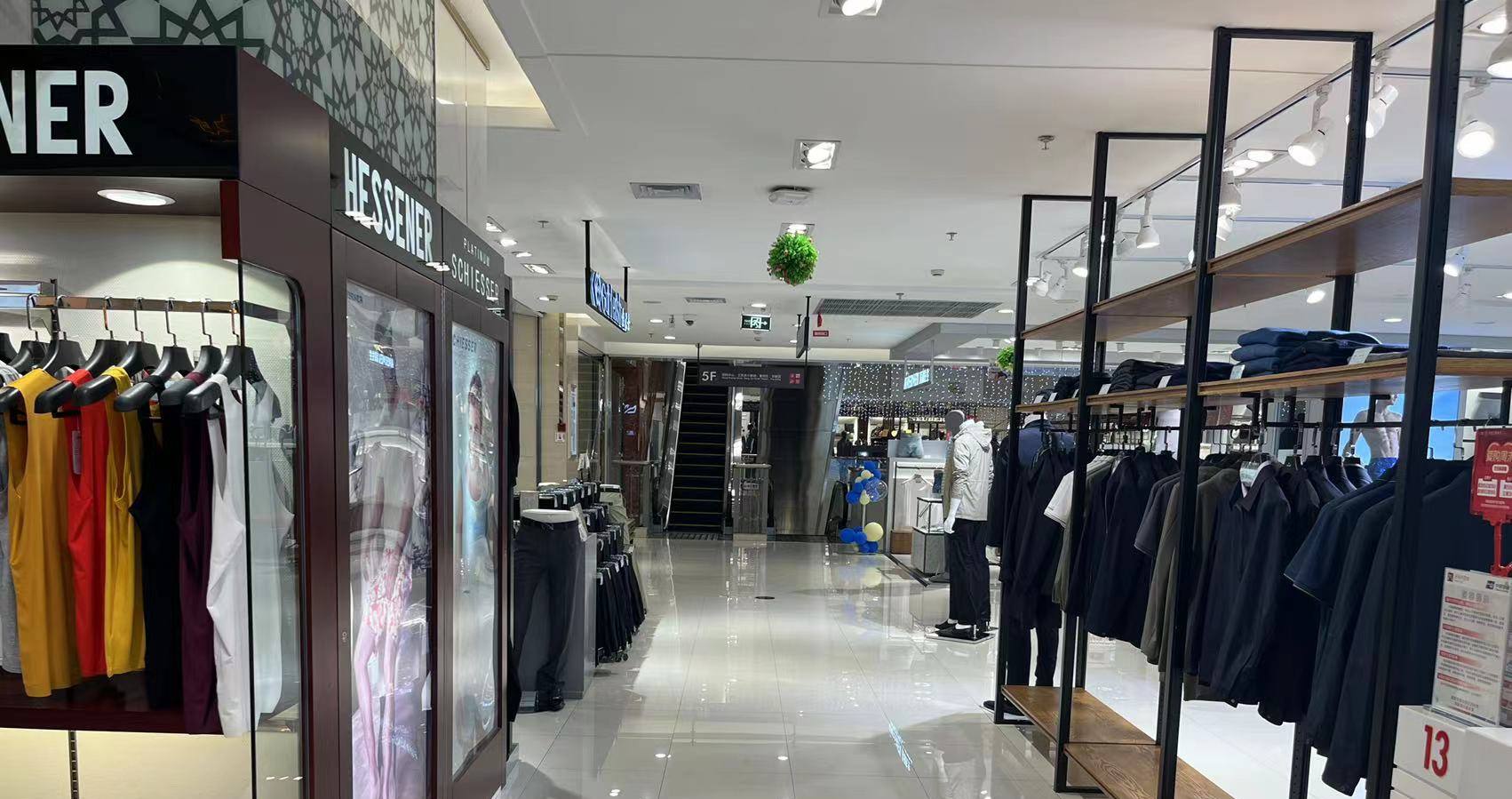 西宁龙8头号玩家百货虎台店