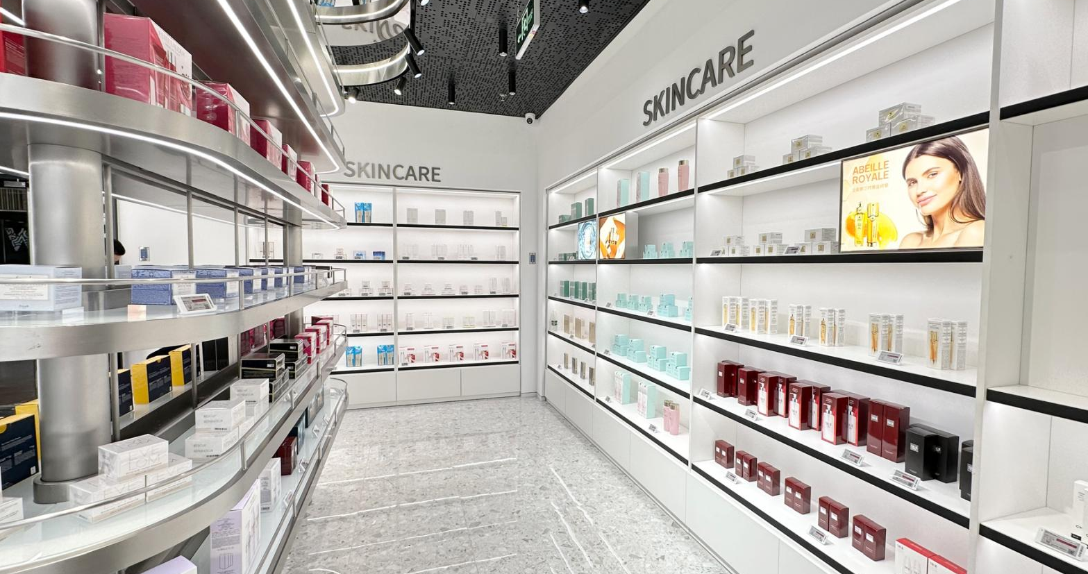 龙8头号玩家全球购跨境体验店北京燕莎奥莱店